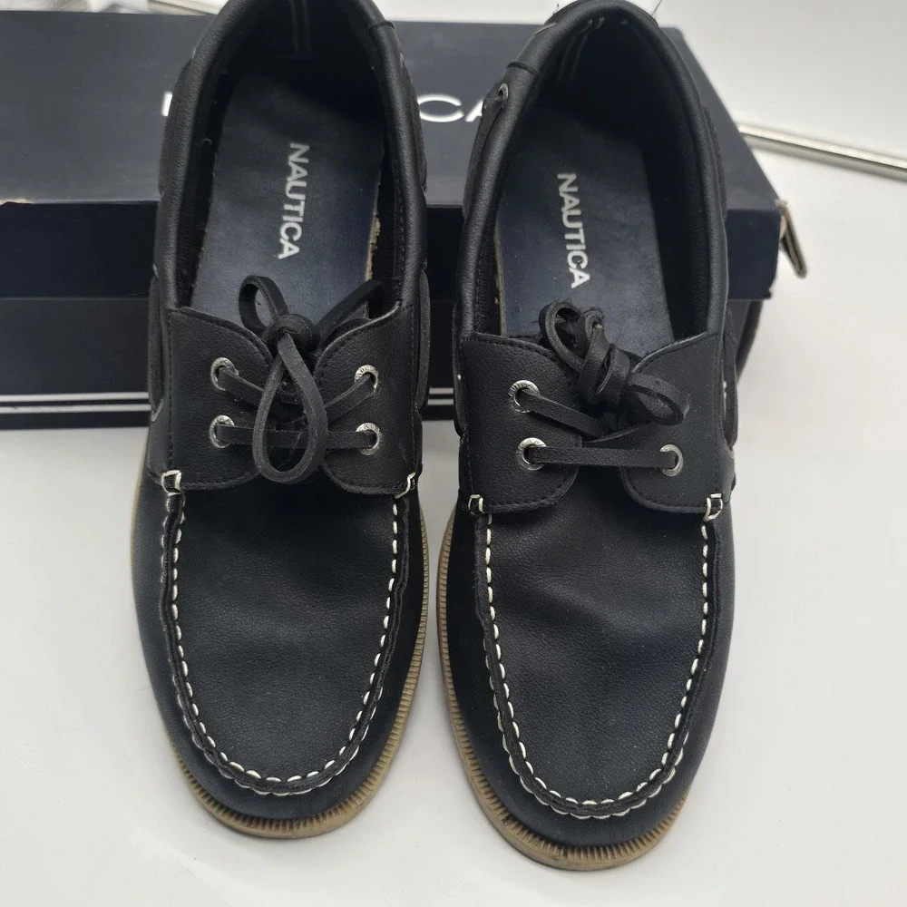 Nautica Boat Shoes Men Size 9.5 Navy Blue Tan Stitching Nueltin Comfort Lace Up